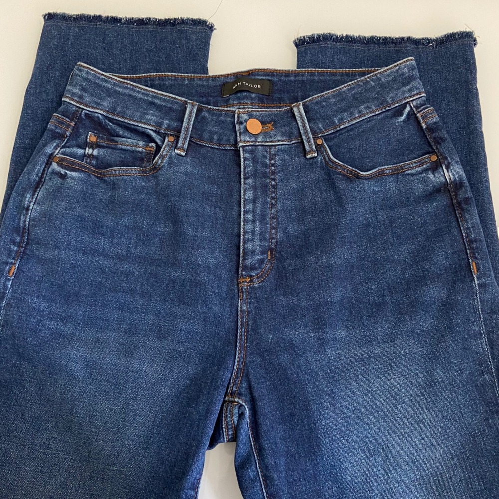 Ann Taylor High Rise Straight Ankle Jeans Dark Wash Raw Hem Women's Size 2